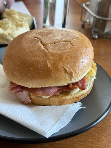 Opinii despre Top of the Range Tea Rooms în Mount Macedon - Hospitality and gastronomy