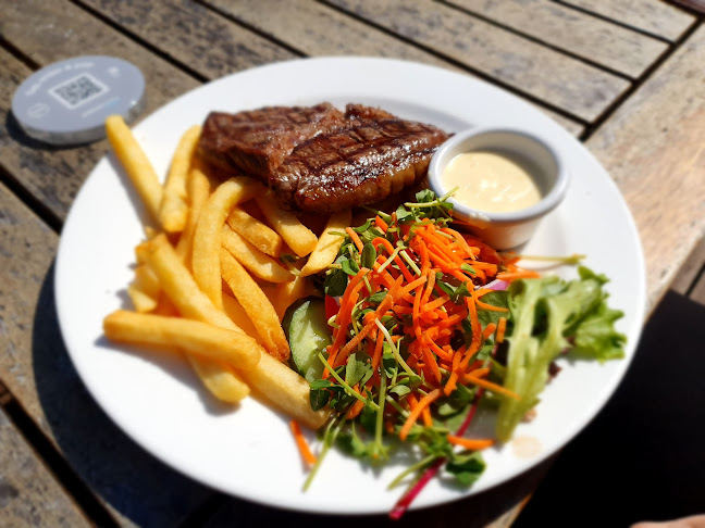 Pelican Waters Tavern - Caloundra