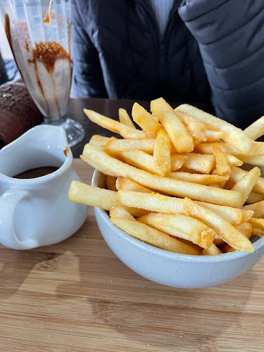 110-112 Bradley St, Guyra NSW 2365