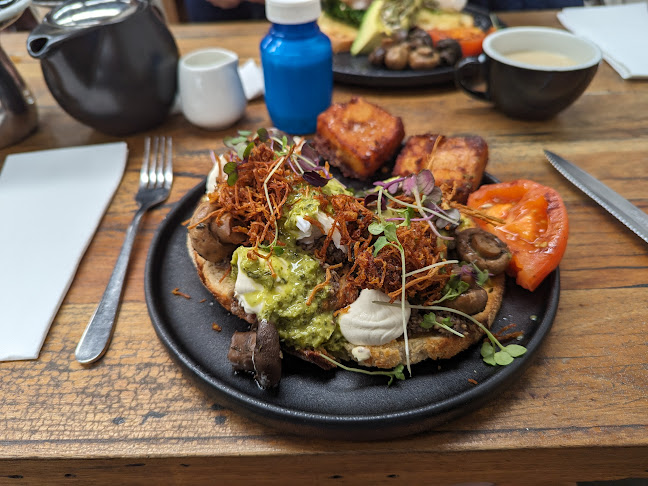 Comentarii opinii despre King Of The Castle Cafe