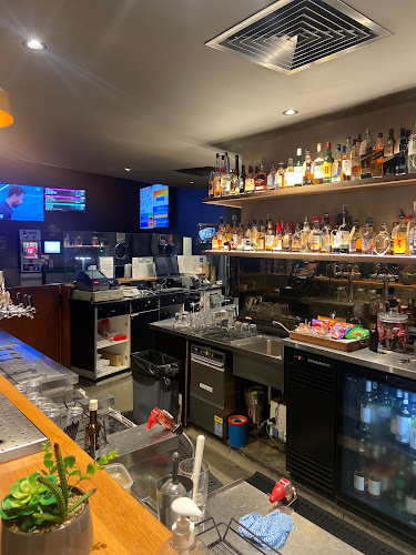 Dog and Parrot Tavern - Hospitality and gastronomy