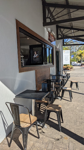 7 Bray Rd, Mooloolah Valley QLD 4553