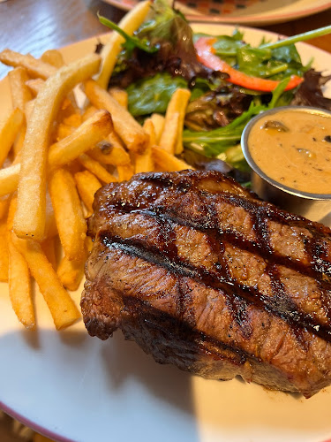 Mermaid Beach Tavern - Mermaid Beach