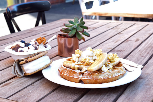 5 Third St, Bowden SA 5008