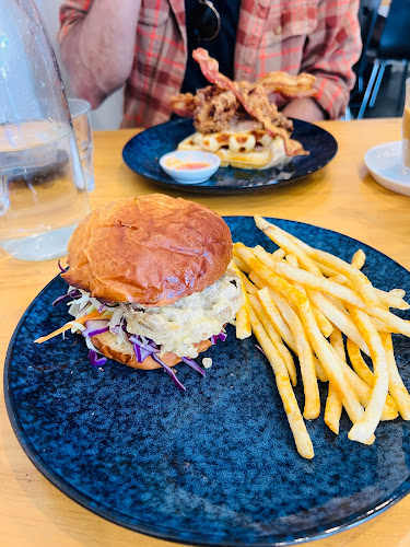 Comentarii opinii despre Waffle On Cafe