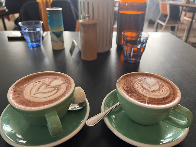 Comentarii opinii despre Cockatoo