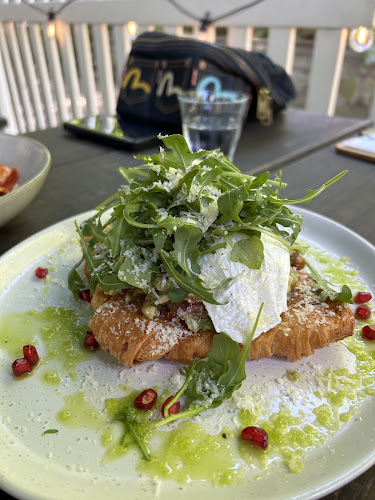 Metro St James - Hospitality and gastronomy