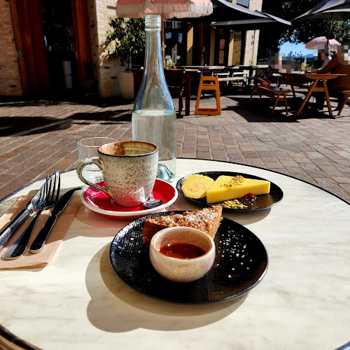 COQUUN - Restaurant on the Levee - Hospitality and gastronomy