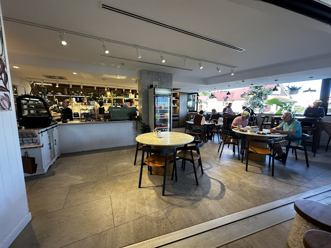 100 Duporth Ave, Maroochydore QLD 4558