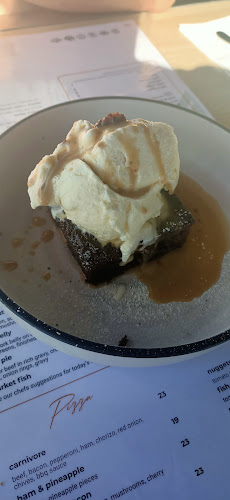 Comentarii opinii despre Golden Beach Tavern