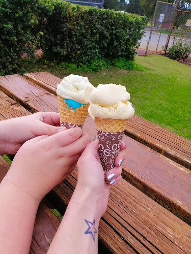 Comentarii opinii despre Oggies Ice Cream Cafe