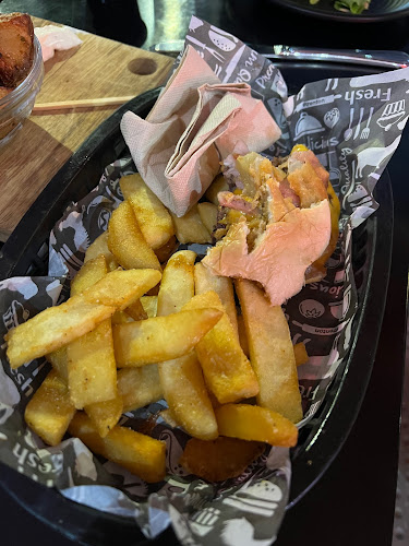 Shop 4/90 Surf Parade, Broadbeach QLD 4218