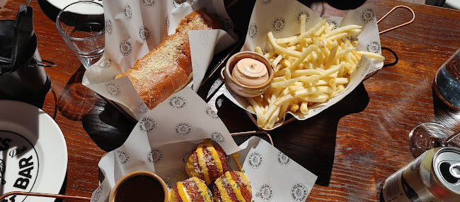 Remy's - Deep Dish Pizza & Bar - Adelaide