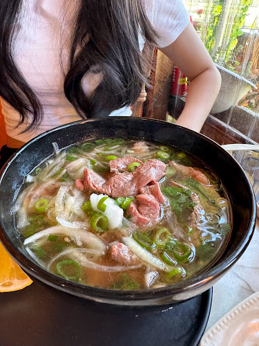 Le's Vietnamese Food - Hospitality and gastronomy