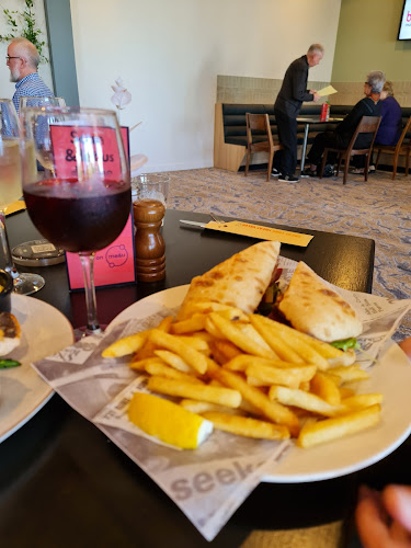 Opinii despre Hinterland Hotel în Nerang - Hospitality and gastronomy