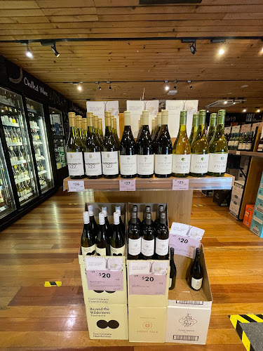 Vintage Cellars Spring Hill - Hospitality and gastronomy