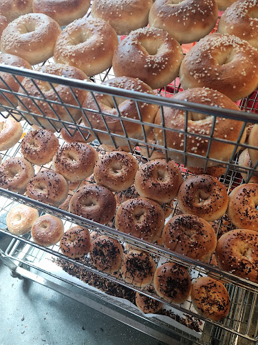 Opinii despre 5 & Dime Bagel în Melbourne - Hospitality and gastronomy