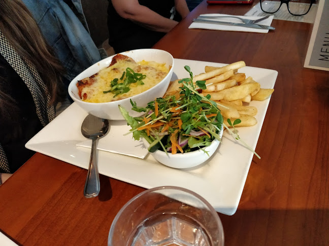 Comentarii opinii despre RQ'S Tavern