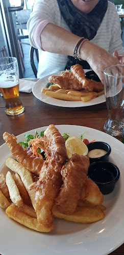 Steamers Bar and Grill - Hospitality and gastronomy