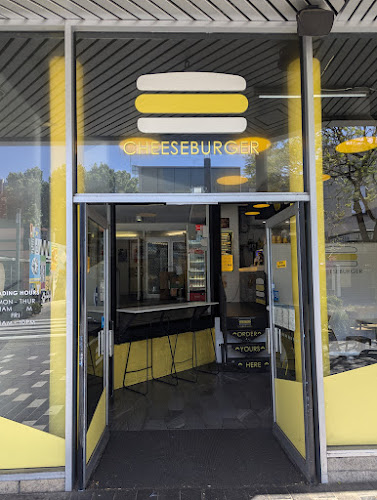 Cheeseburger Adelaide - Hospitality and gastronomy