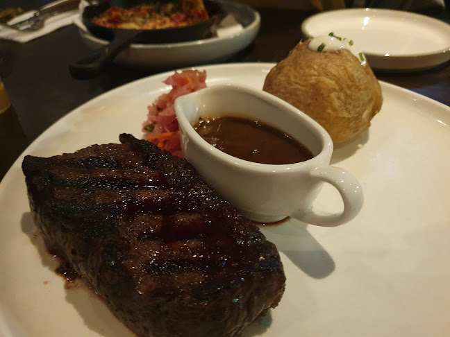 Regatta Hotel - Hospitality and gastronomy