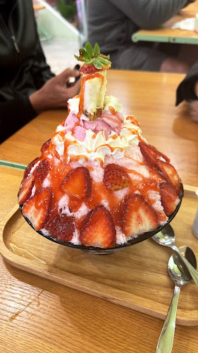 Little Sweet Cafe GC - Surfers Paradise