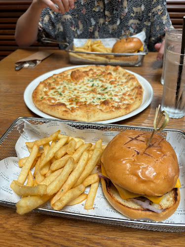 2500 Gold Coast Hwy, Mermaid Beach QLD 4218