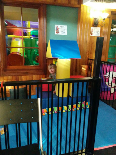 Opinii despre Oasis World Cafe & Play Centre în Park Avenue - Hospitality and gastronomy