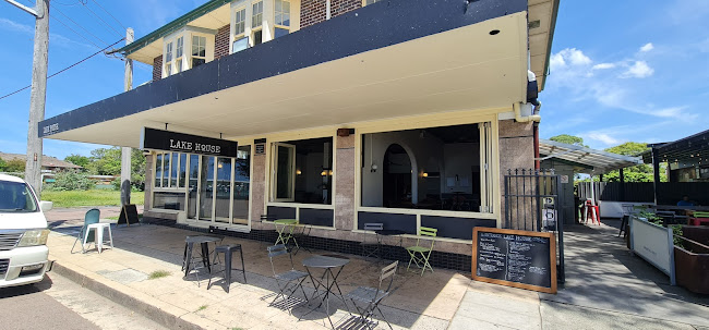 Comentarii opinii despre The Entrance Lake House