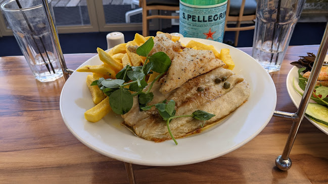 WatersEdge Seafood Restaurant - The Entrance