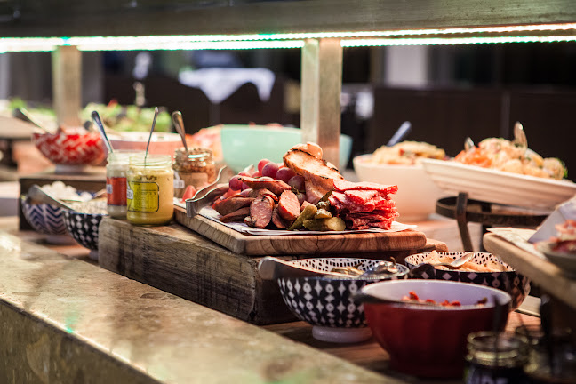 Opinii despre Waves Buffet Restaurant în Surfers Paradise - Hospitality and gastronomy