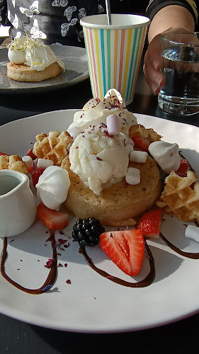 Comentarii opinii despre Puddle Cafe