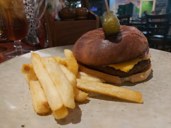 Centenary Tavern - Hospitality and gastronomy