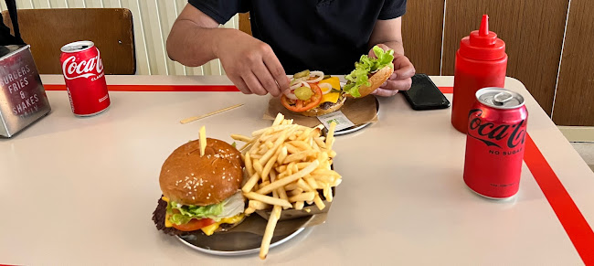 Comentarii opinii despre Short Order