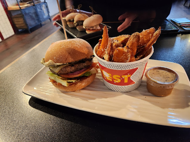 Grill'd Hillarys - Hospitality and gastronomy