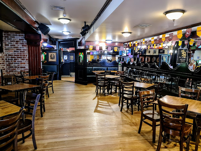 Waxy's Irish Pub and Skyline Roof Top Bar