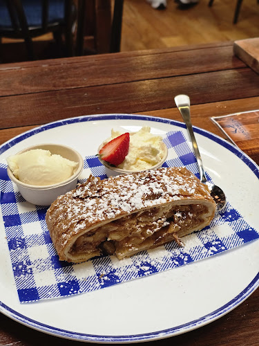 35 Mount Barker Rd, Hahndorf SA 5245