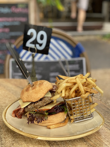 13 Tedder Ave, Main Beach QLD 4217