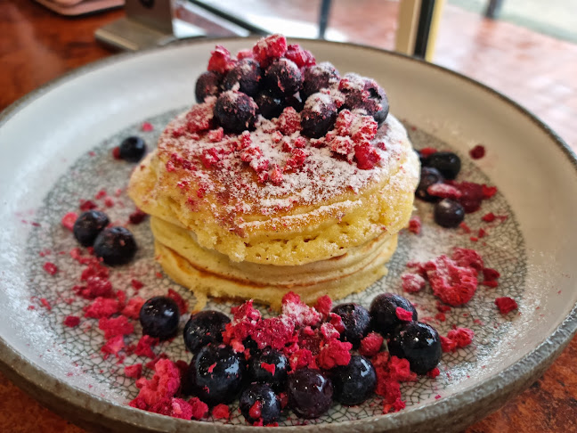 Moon Lily Kitchen and Cakes