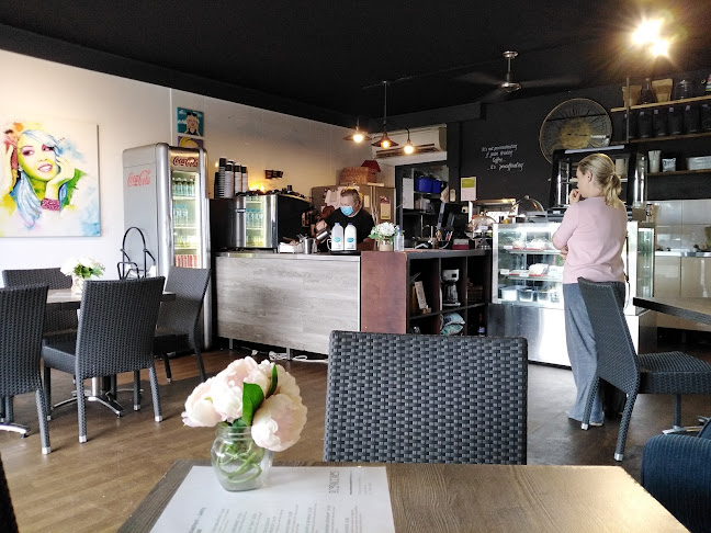 Opinii despre Cafe Copaccino's & Takeaway în Copacabana - Hospitality and gastronomy