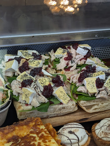 Munch Cafe - Kearneys Spring