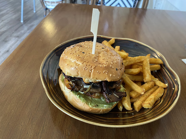 Urban Grounds Cafe - Hospitality and gastronomy