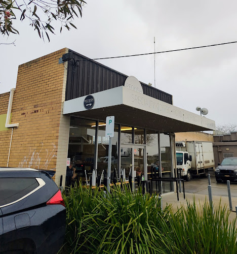 Peckish Cafe & Takeaway