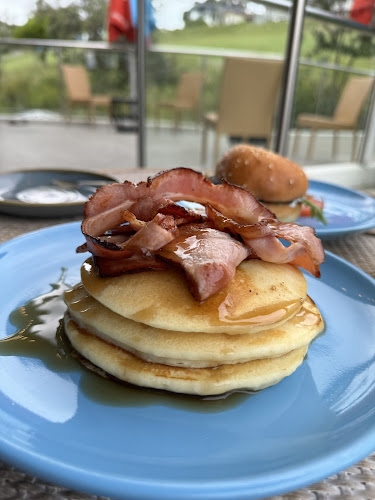 Opinii despre Bonny's Beach Cafe în Bonny Hills - Hospitality and gastronomy