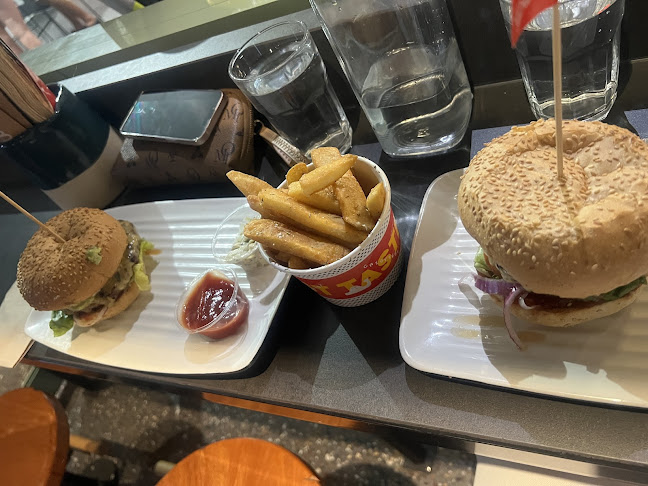 Grill'd Burgers - Surfers Paradise - Hospitality and gastronomy