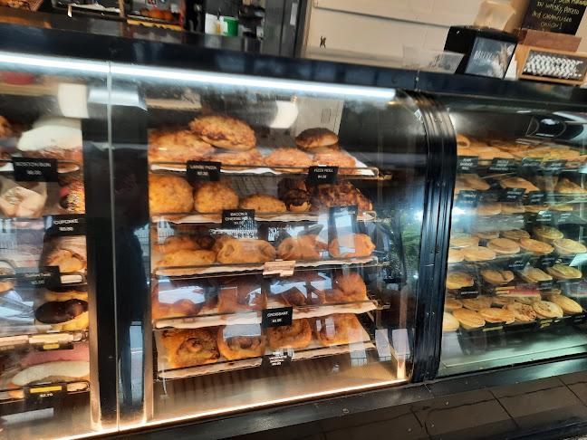 Main Beach Bakery - Hospitality and gastronomy