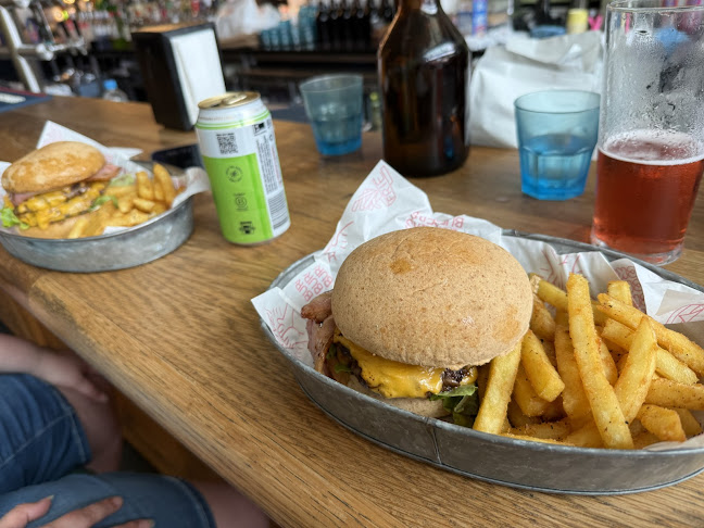 Opinii despre His Boy Elroy în Wollongong - Hospitality and gastronomy