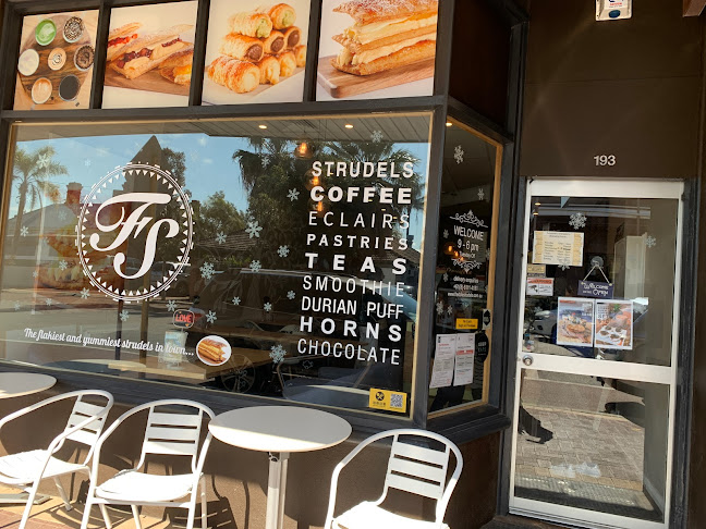 Comentarii opinii despre Freddie Strudels