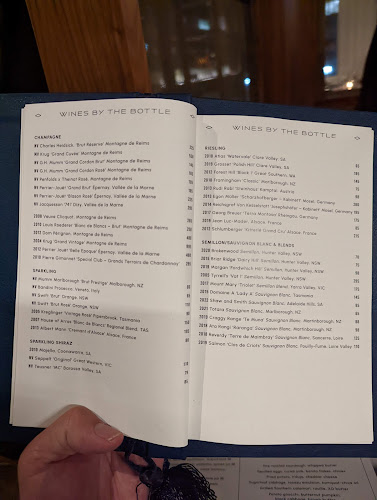 Comentarii opinii despre ESQ Bar + Dining