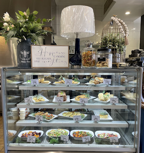 Opinii despre Boulevarde Cafe Larder Gifts and Fragrances în Toronto - Hospitality and gastronomy